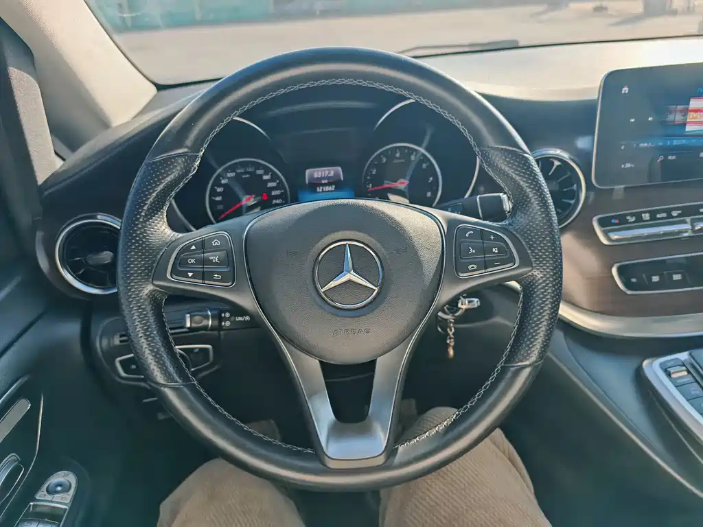 MERCEDES-BENZ V CLASS