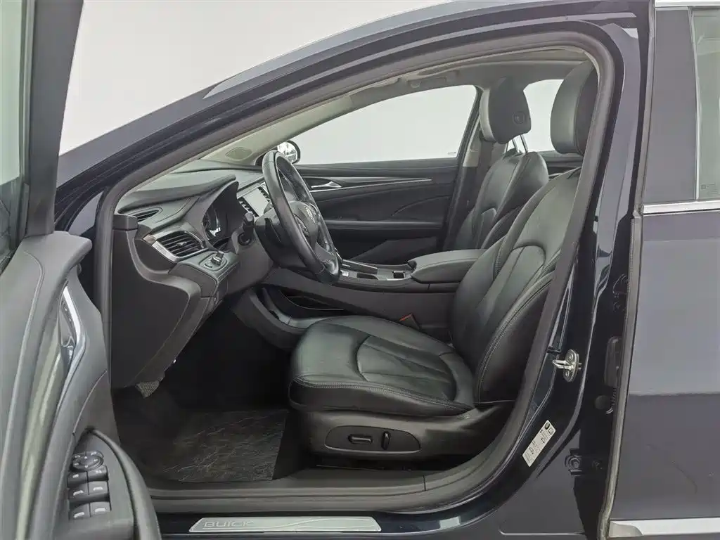 Buick LaCrosse 2021 652T Luxury