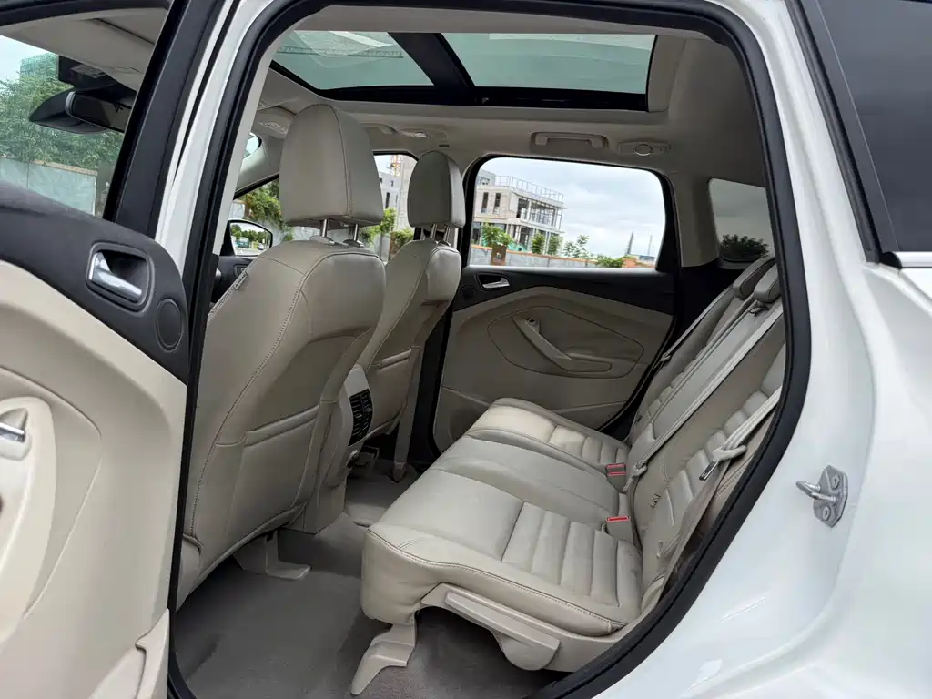 Ford Kuga — миниатюра 8
