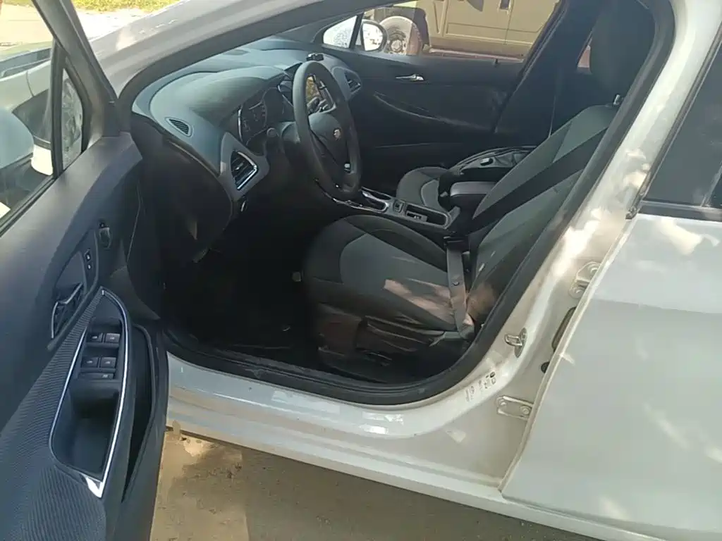 Chevrolet Cruze — миниатюра 15