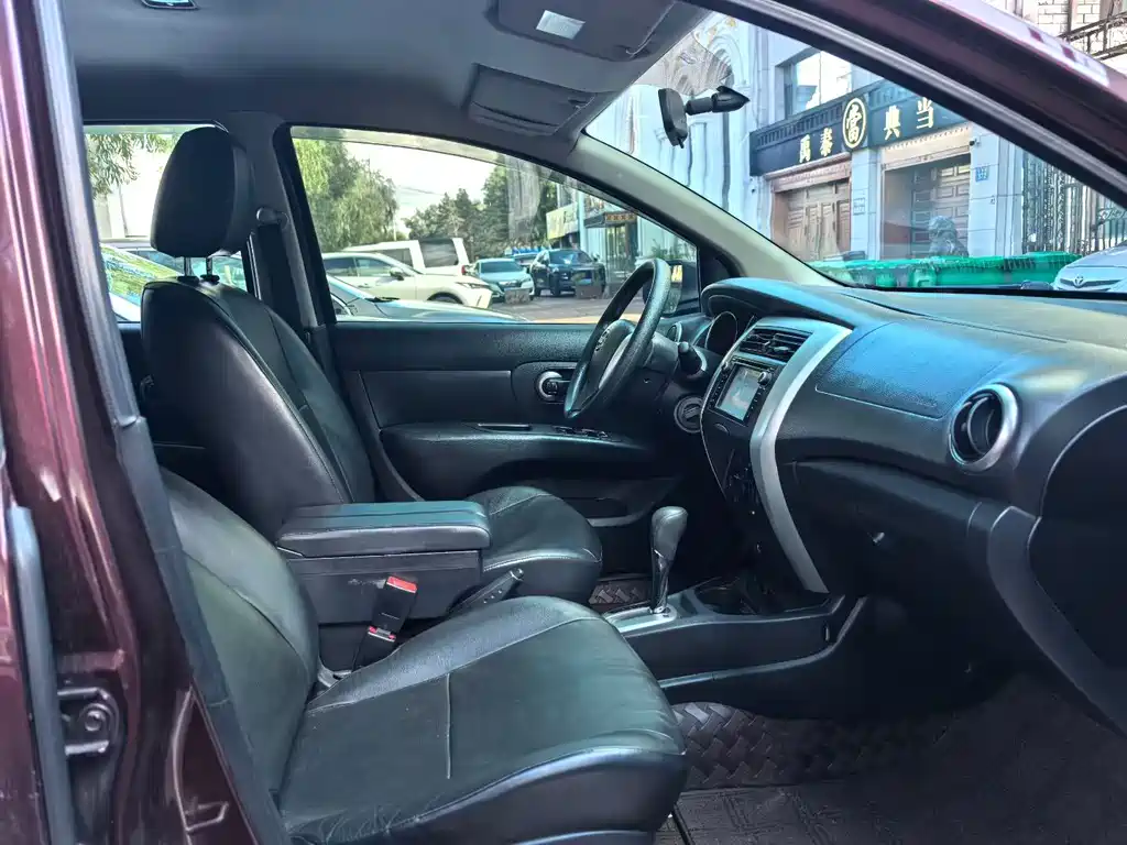 Nissan Livina — миниатюра 7