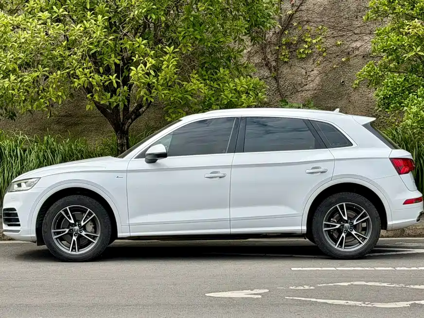 Audi Q5L — миниатюра 3