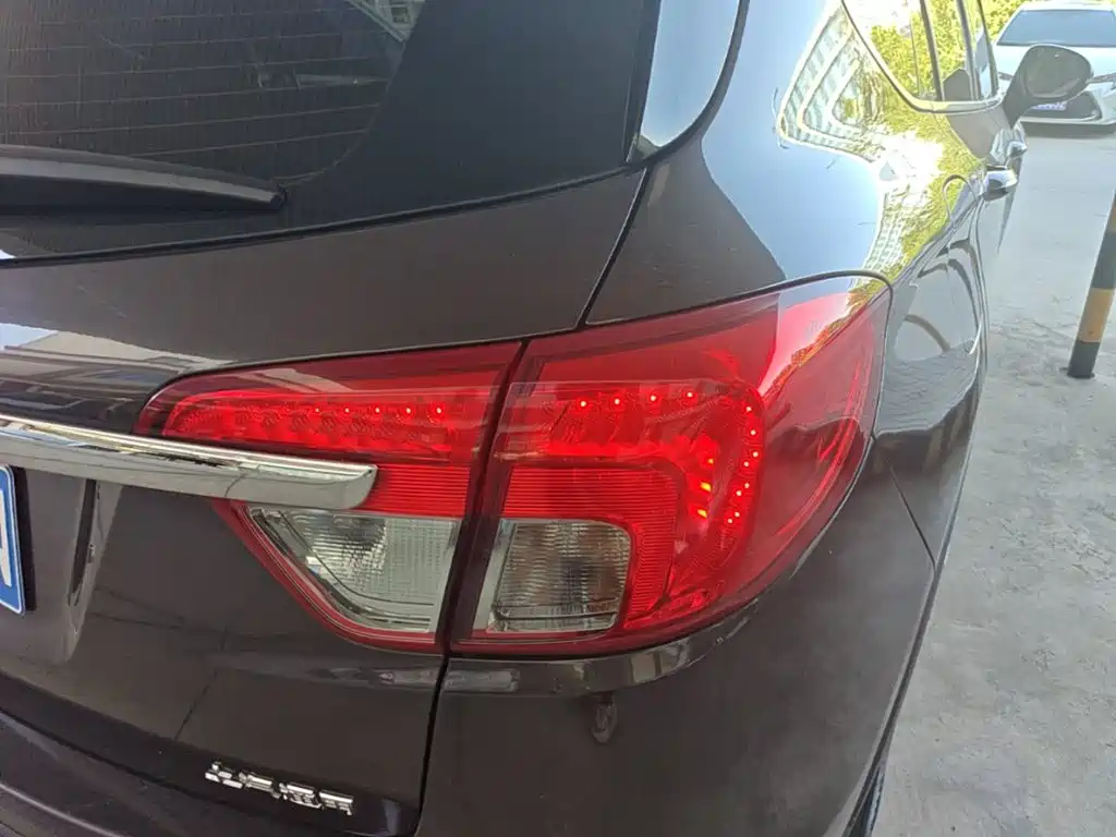 Buick Envision Plus — миниатюра 8