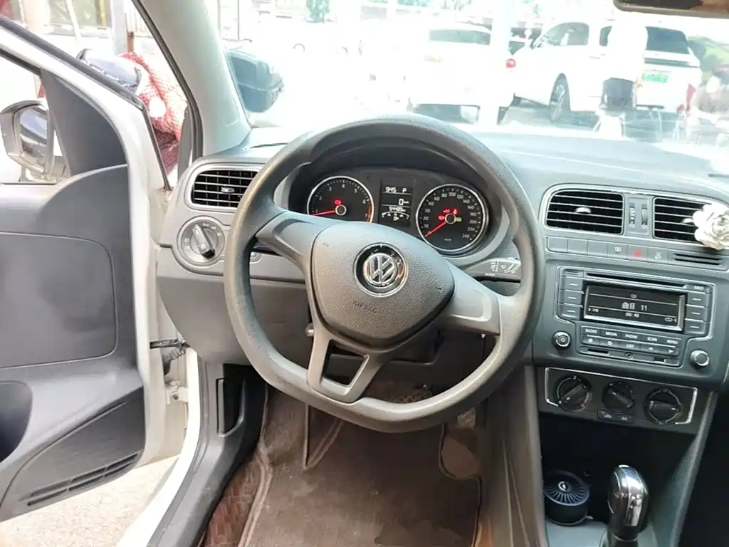 Volkswagen Polo — миниатюра 11