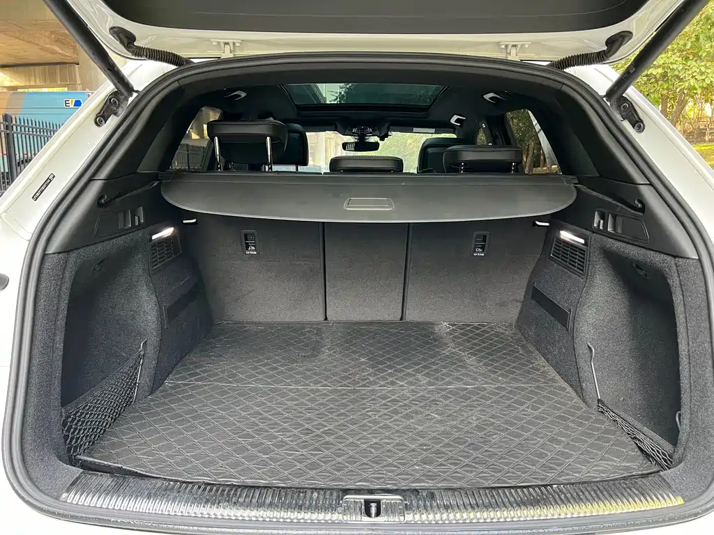 Audi Q5L — миниатюра 13