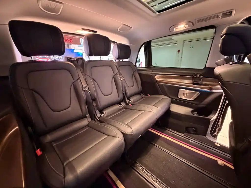 Mercedes-Benz V-Class — миниатюра 18