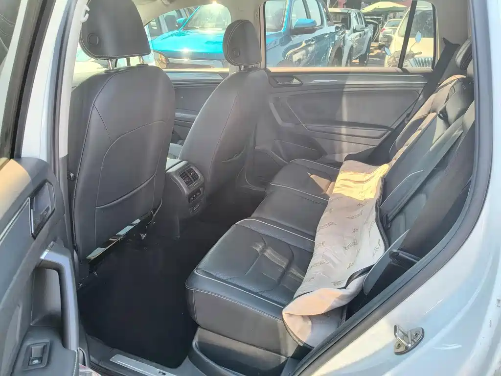 Volkswagen Tiguan L — миниатюра 14
