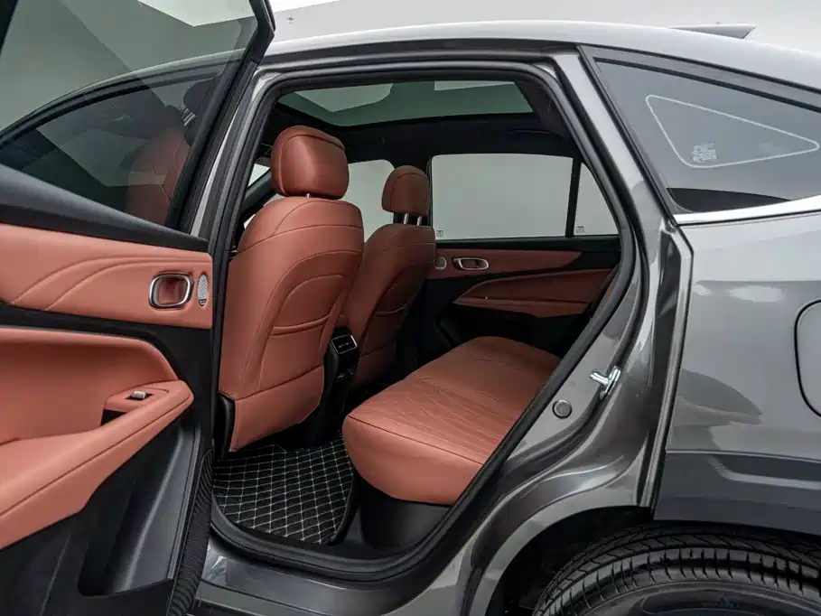 Geely 博越REV — миниатюра 17