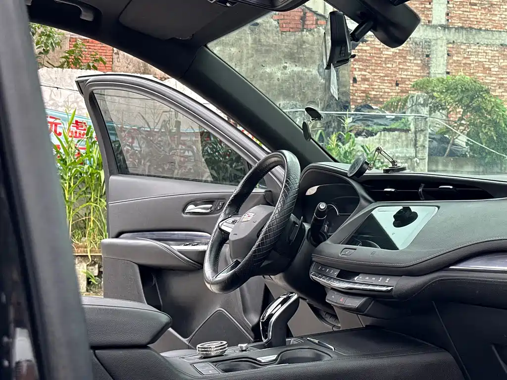 Cadillac XT4 — миниатюра 15