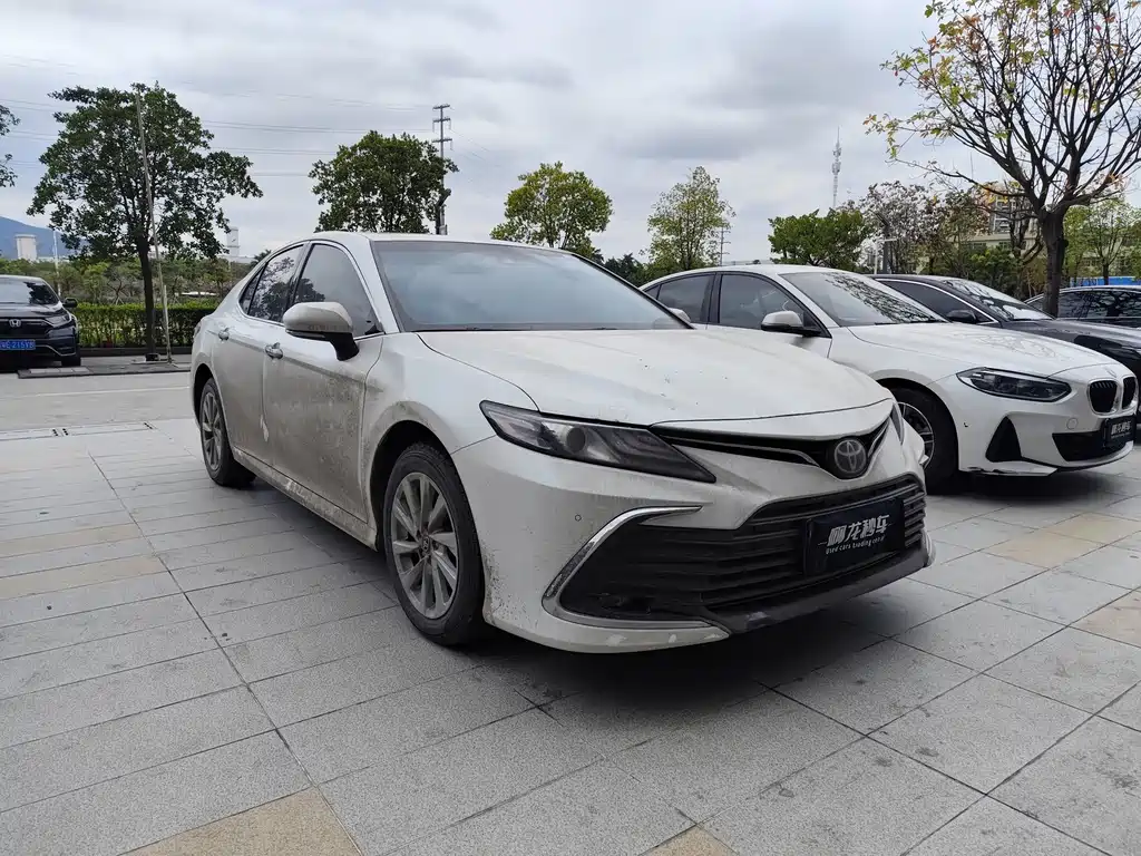 TOYOTA CAMRY