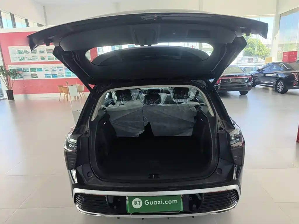 Hongqi Hongqi HS3 PHEV — миниатюра 19