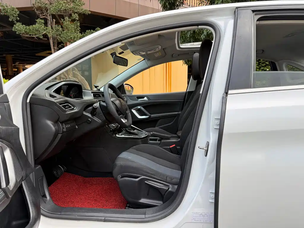 Peugeot 308 — миниатюра 6