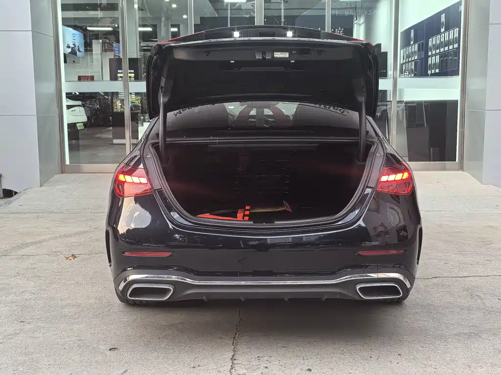 Mercedes-Benz C-Class — миниатюра 10