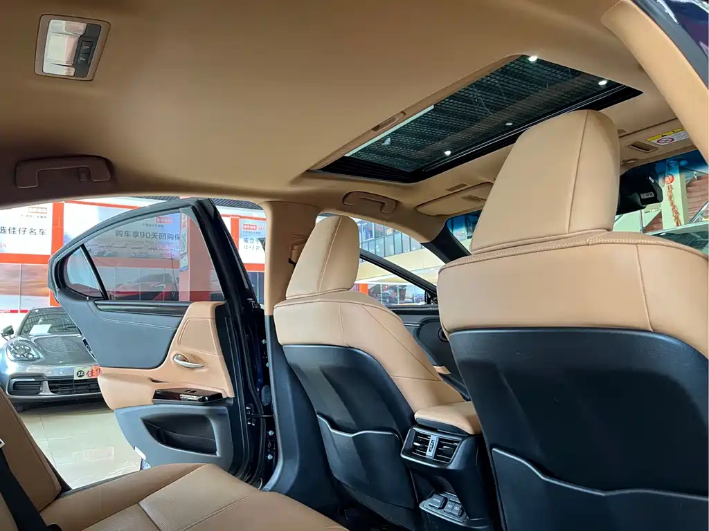 Lexus ES — миниатюра 17
