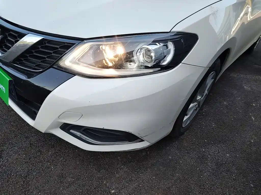 Nissan Tiida — миниатюра 24