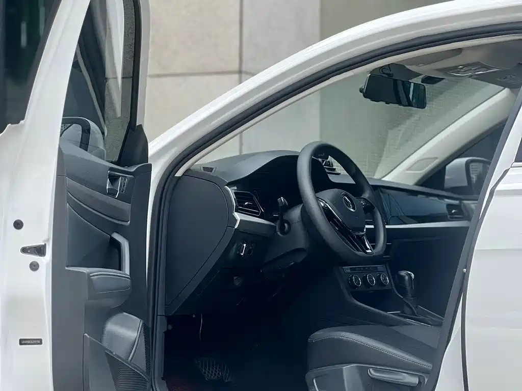 Volkswagen Lavida — миниатюра 8