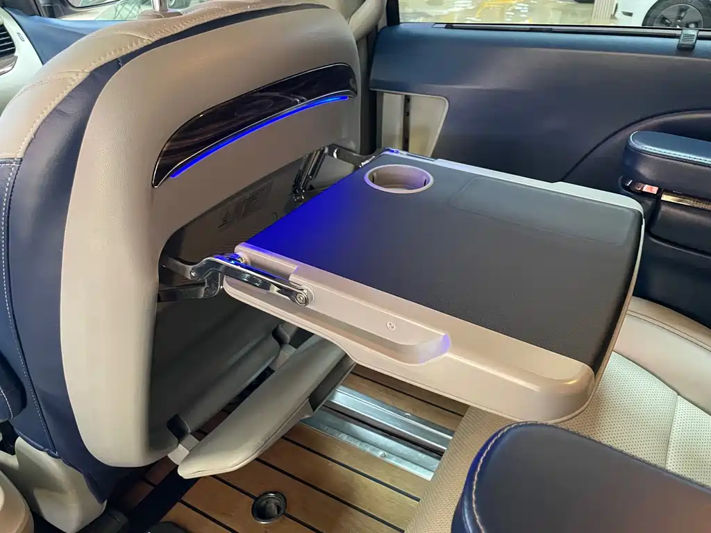 Toyota Sienna — миниатюра 18