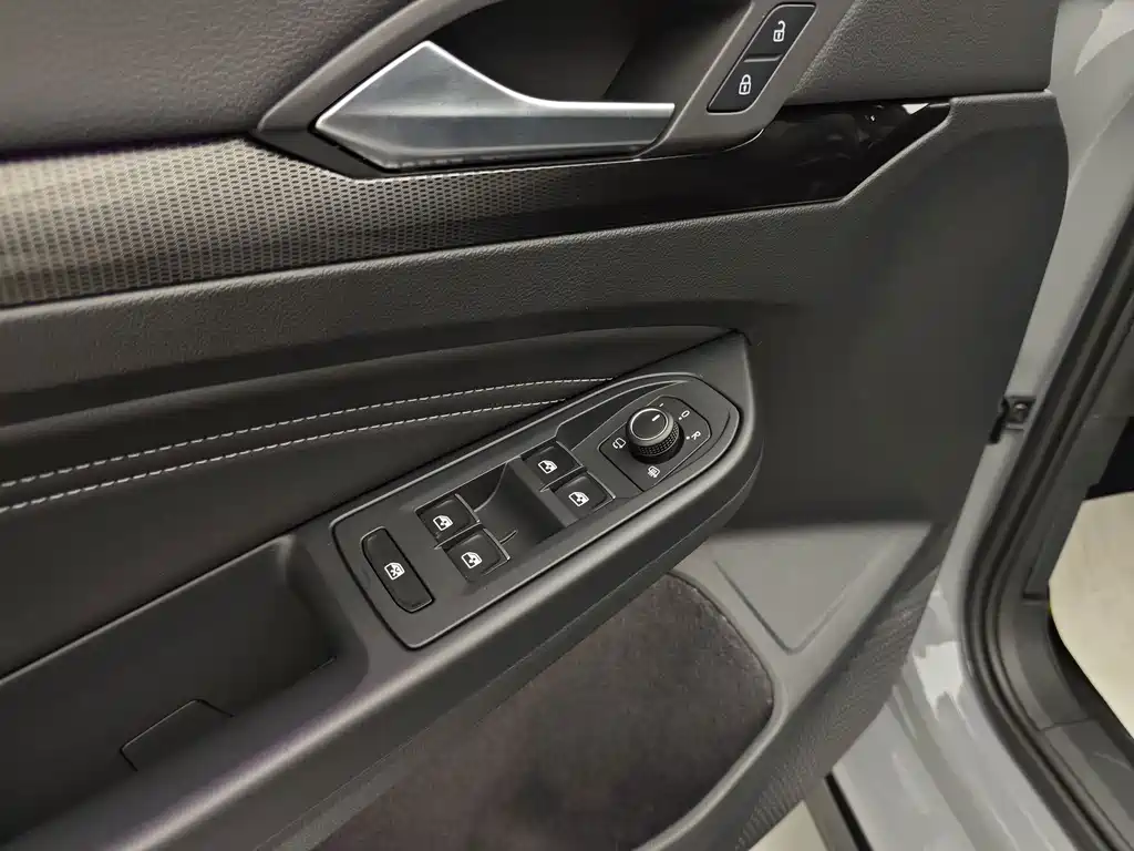 Volkswagen Golf — миниатюра 17