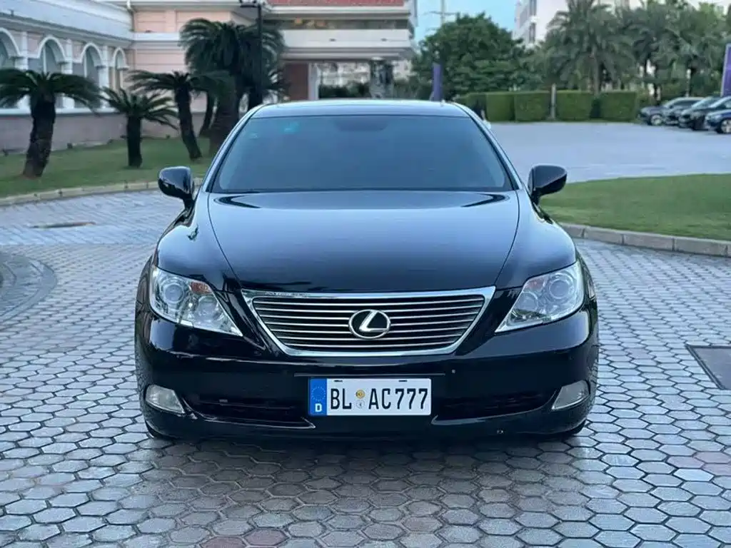 Lexus LS — миниатюра 2
