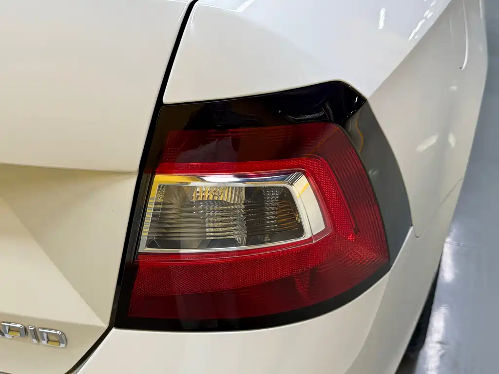 Skoda Rapid — миниатюра 25