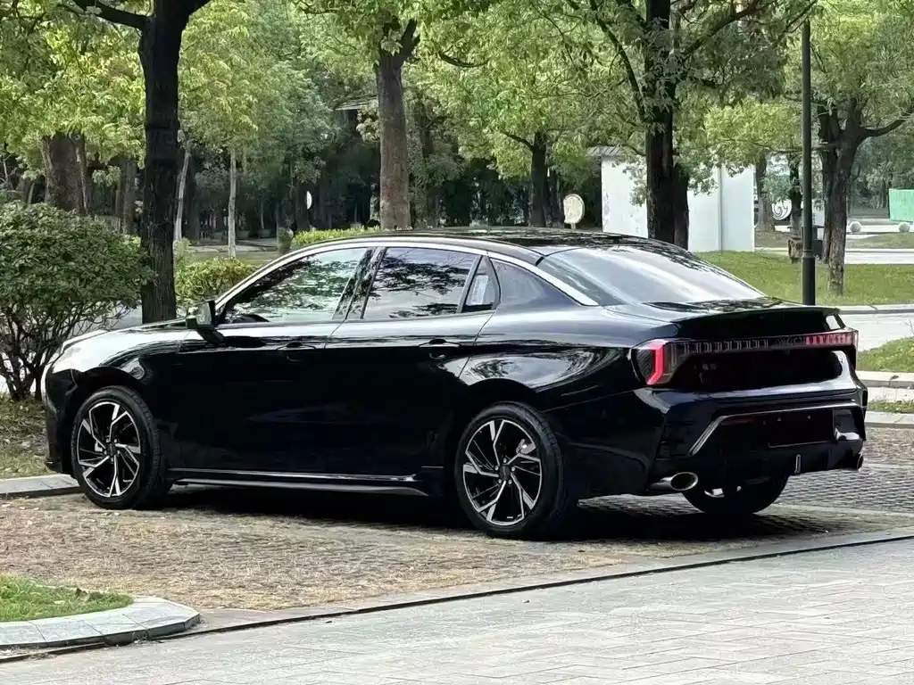 Lynk & Co 03 — миниатюра 7