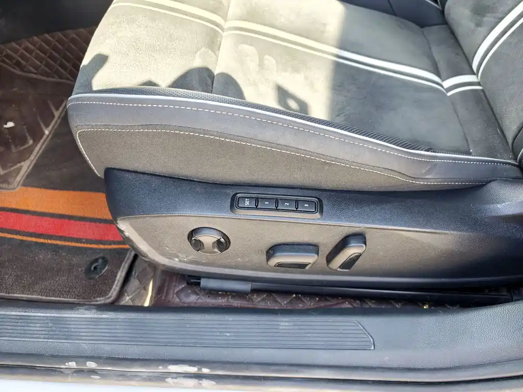 Volkswagen Golf — миниатюра 13