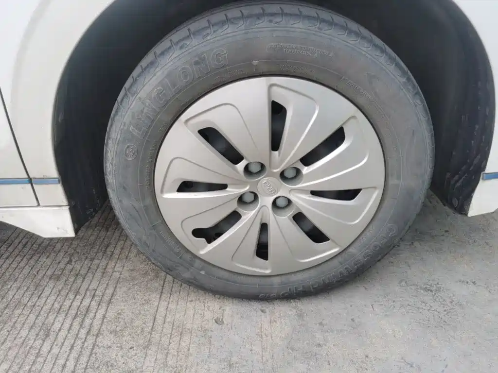 BYD e2 — миниатюра 25