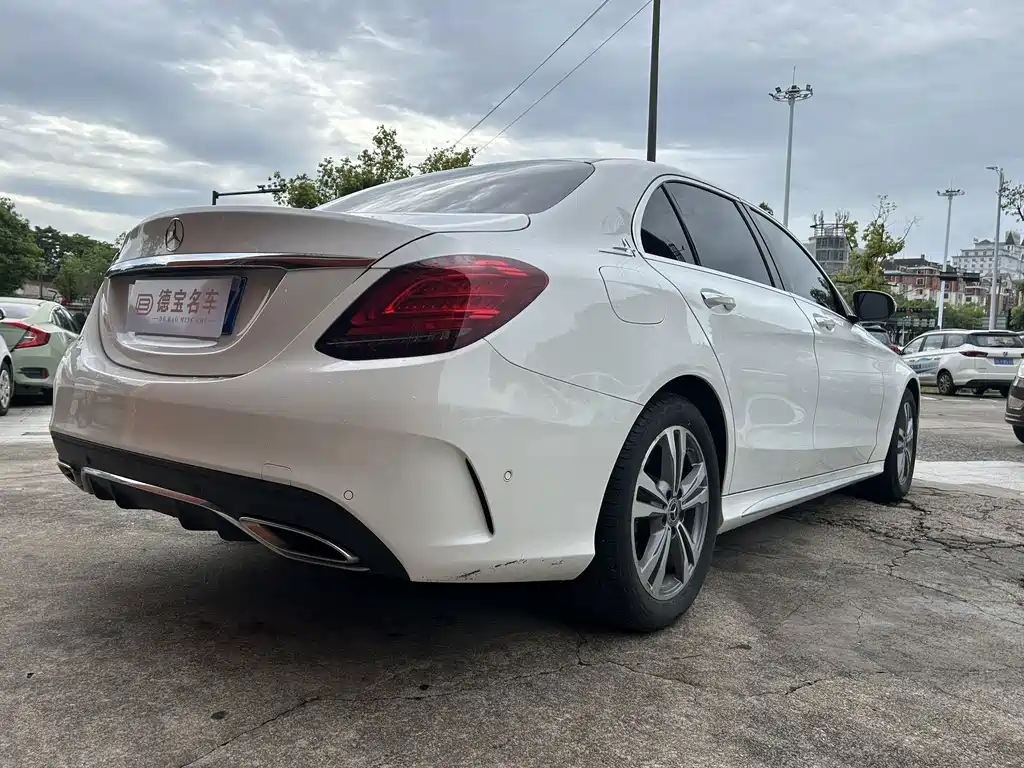 Mercedes-Benz C-Class — миниатюра 11