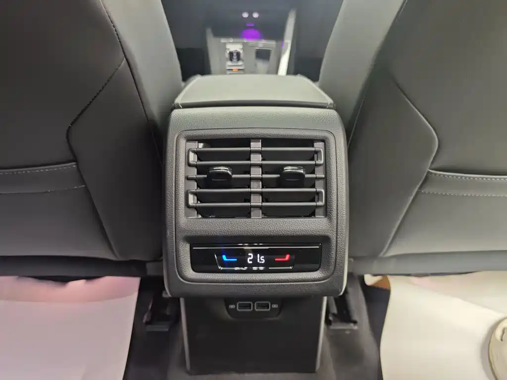 Volkswagen Golf — миниатюра 21