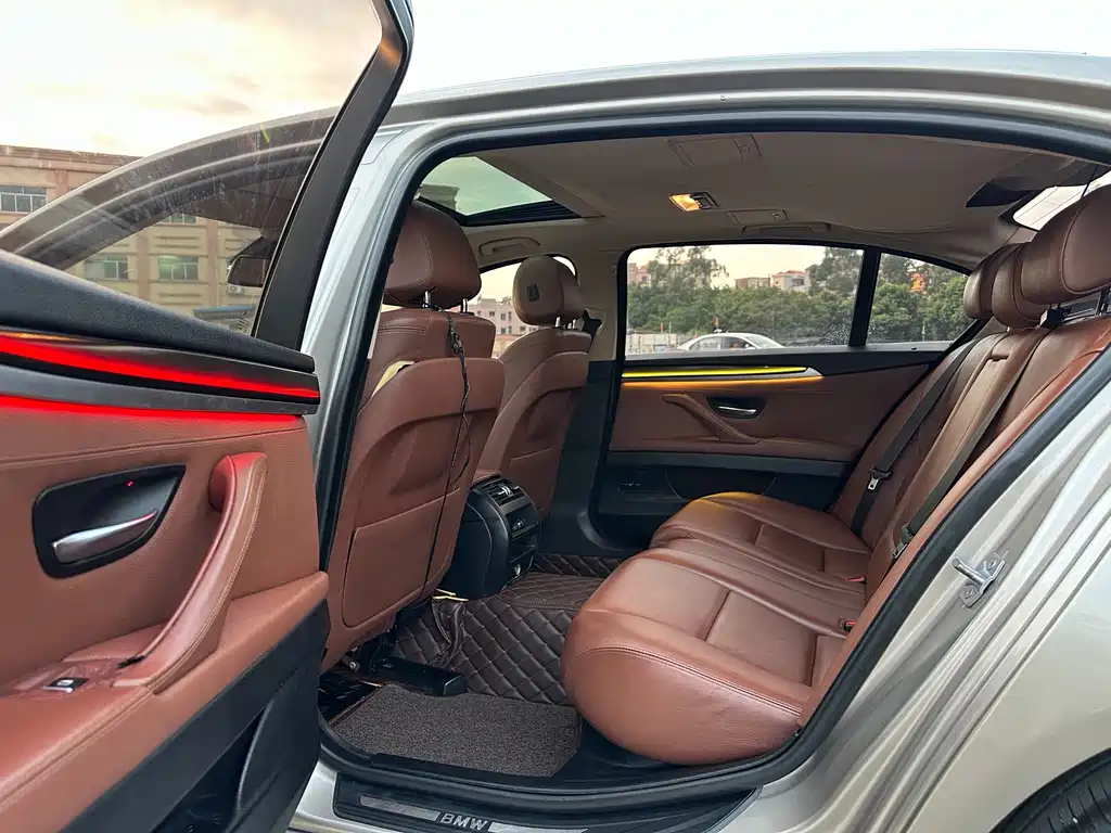 BMW 5 Series — миниатюра 5