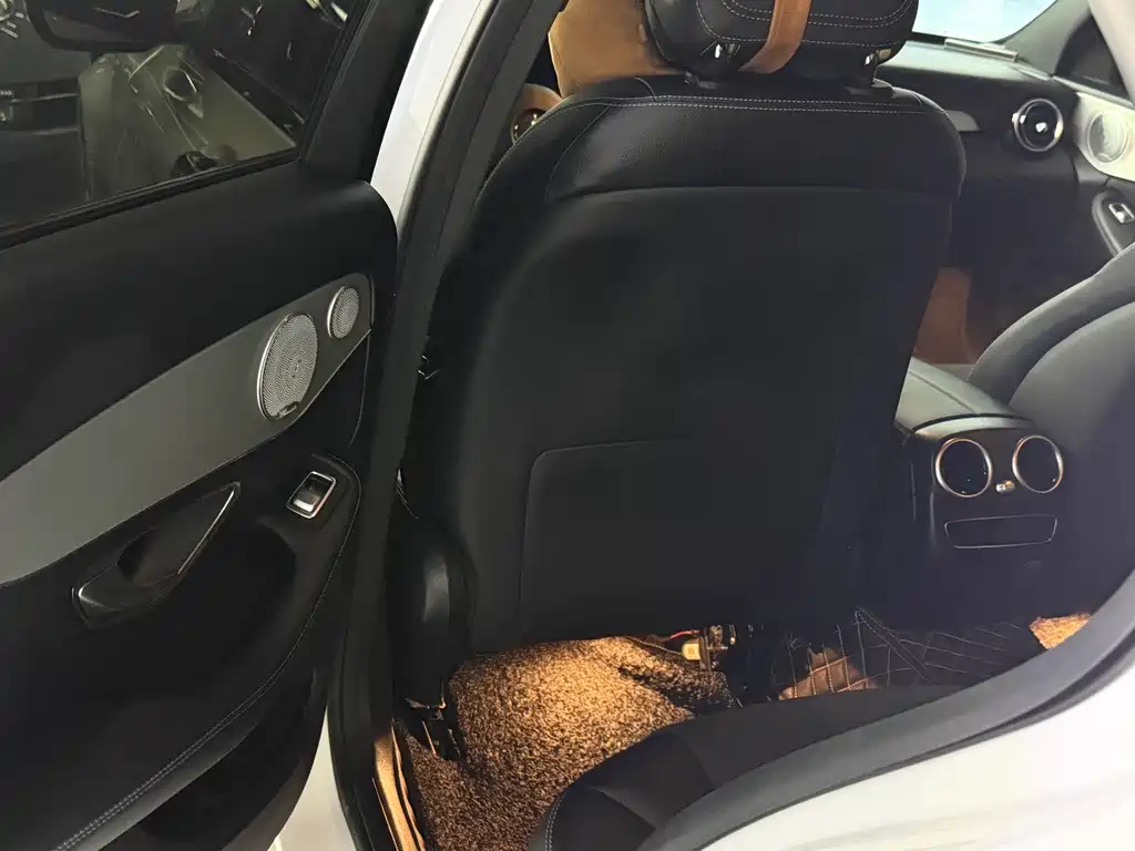 Mercedes-Benz C-Class — миниатюра 5
