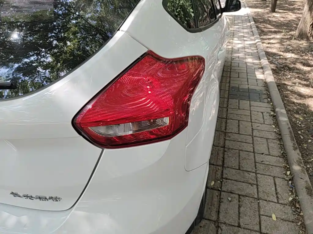 Ford Focus — миниатюра 8