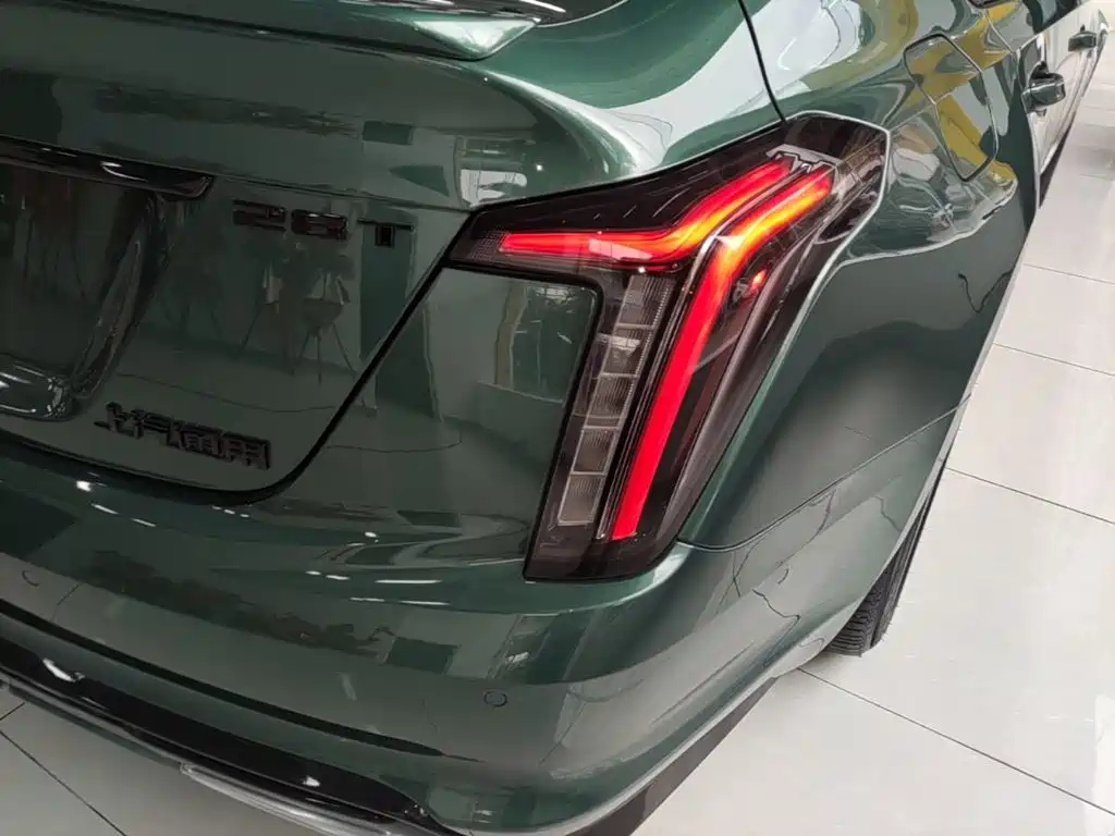 Cadillac CT5 — миниатюра 8