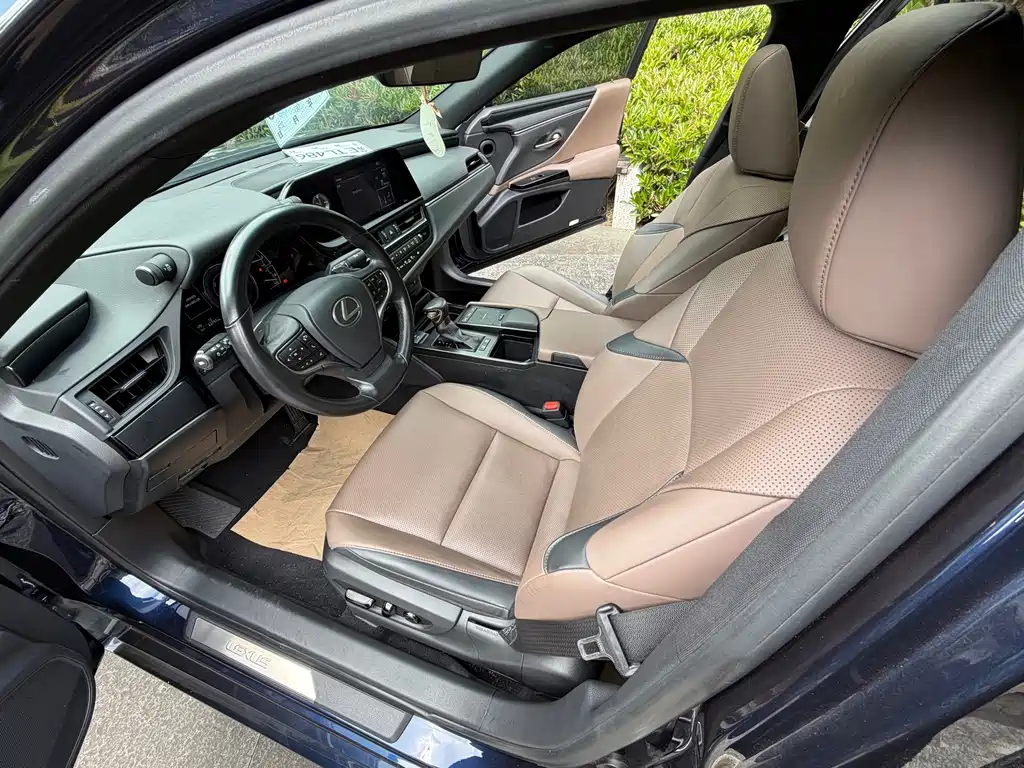 Lexus ES — миниатюра 10
