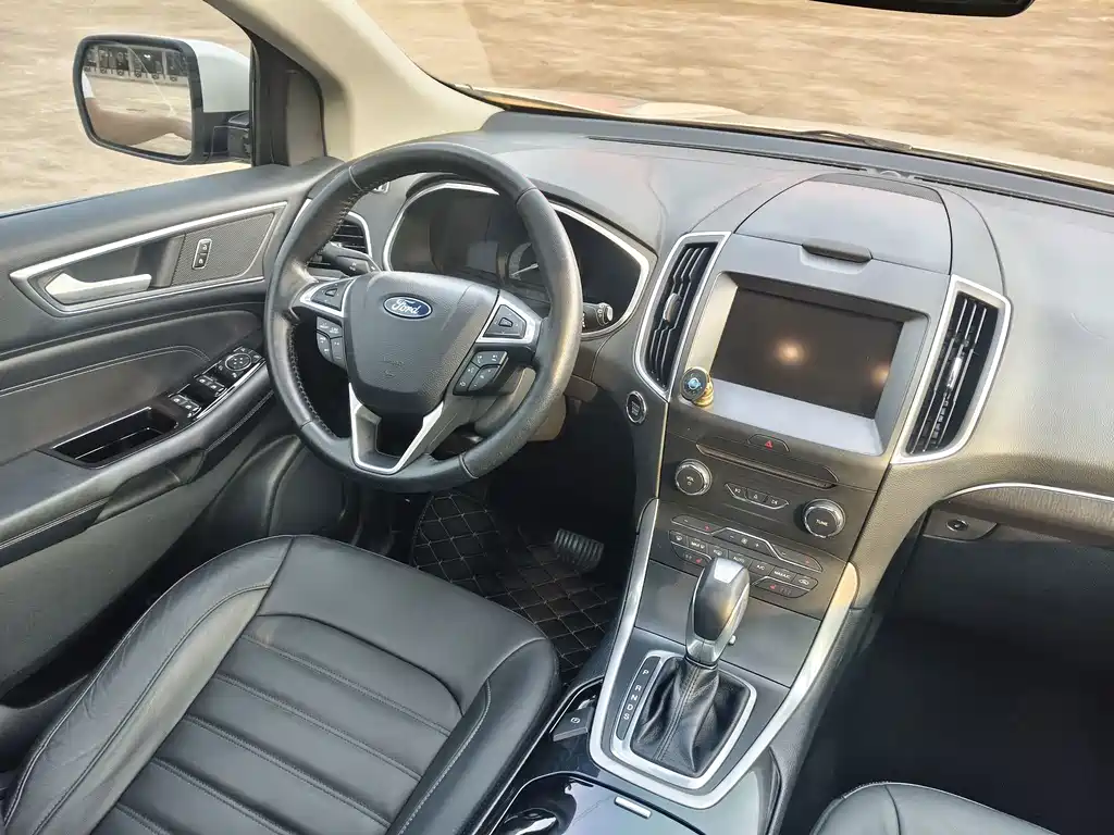 Ford Edge — миниатюра 15