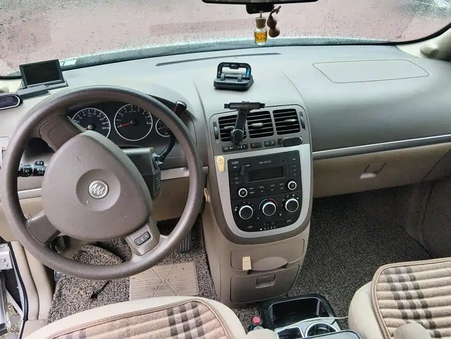 Buick GL8 — миниатюра 12