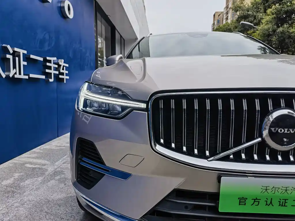 Volvo XC60 PHEV — миниатюра 3