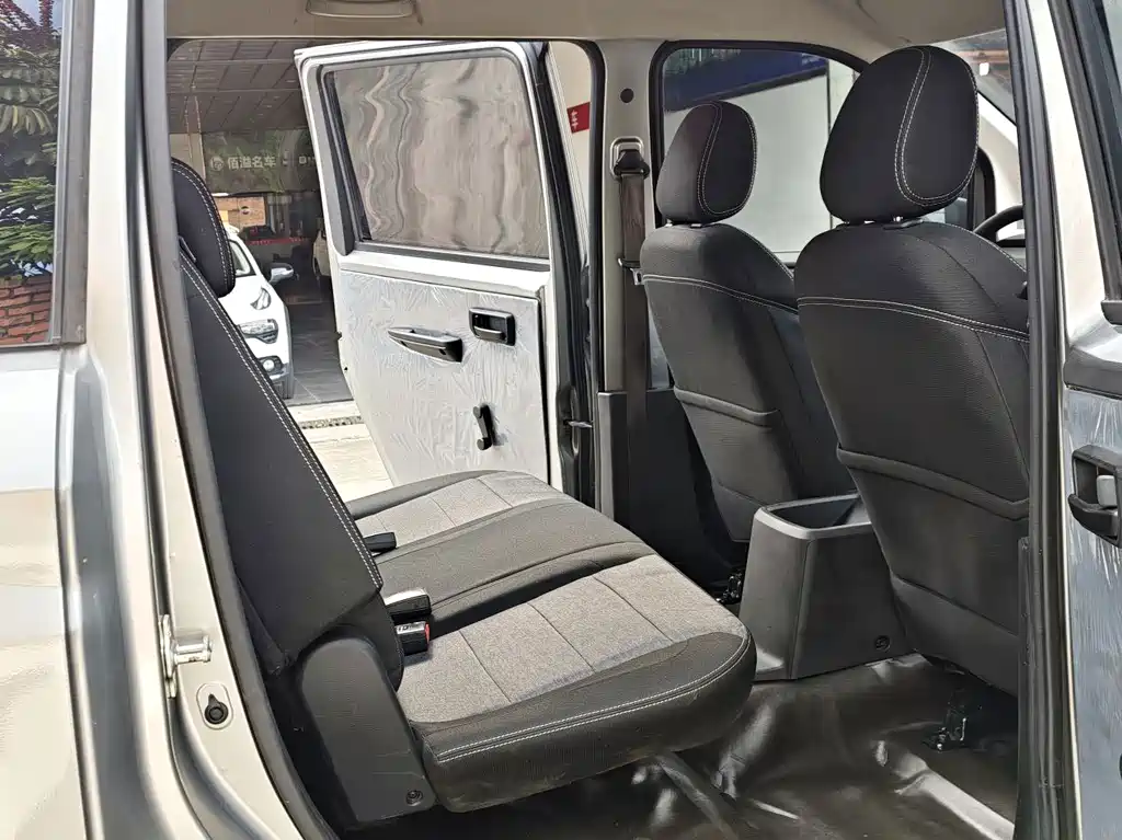 Wuling Hongguang PLUS — миниатюра 11