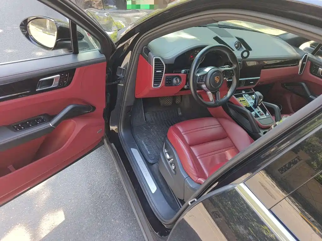Porsche Cayenne — миниатюра 11