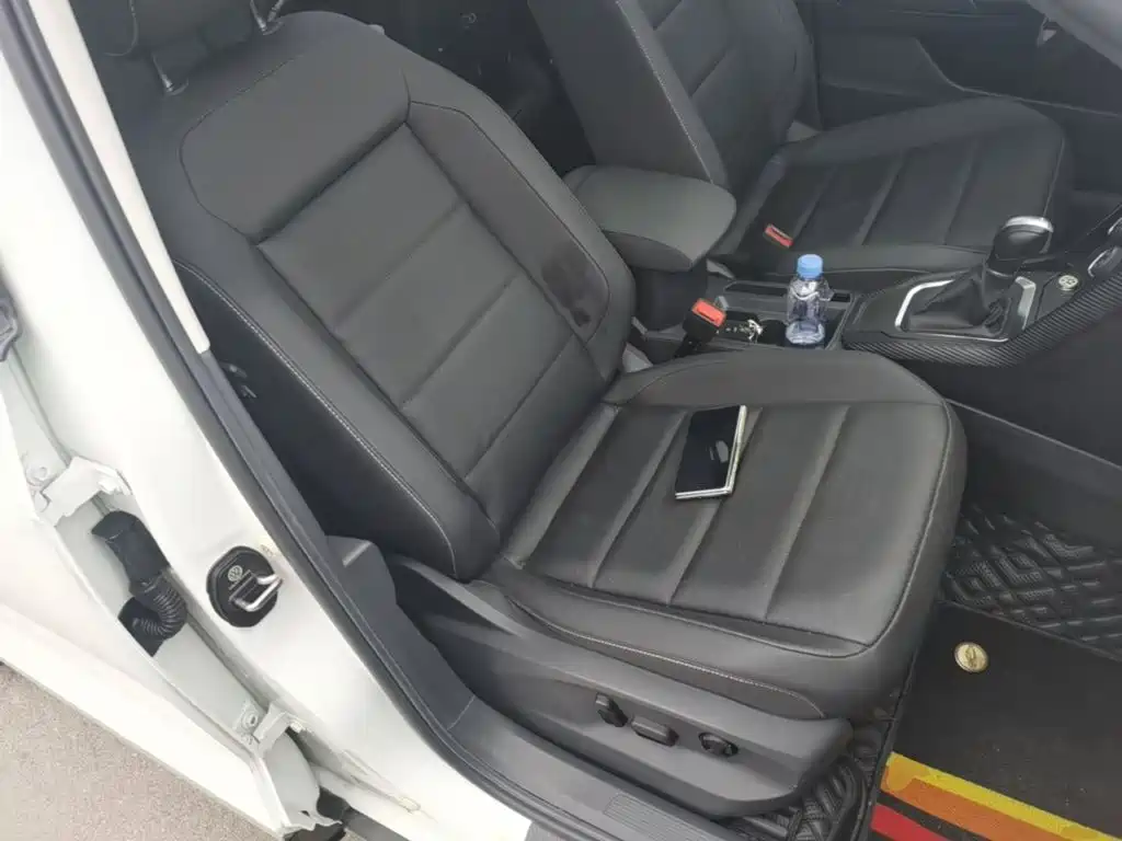 Volkswagen T-Roc — миниатюра 25