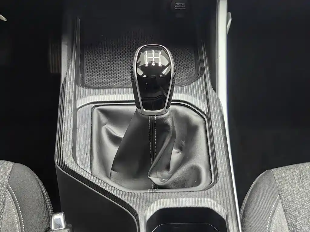 Geely Emgrand — миниатюра 13