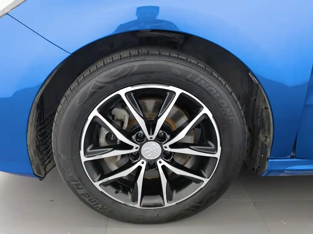 BYD MAX — миниатюра 17