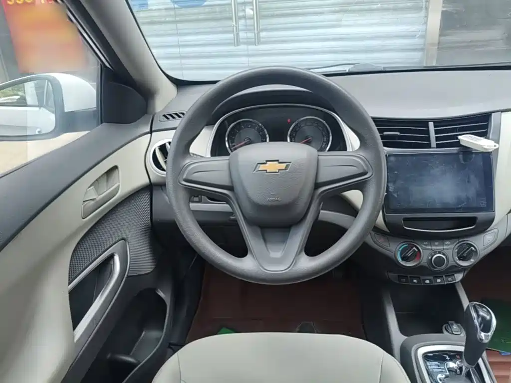 Chevrolet Sail — миниатюра 11