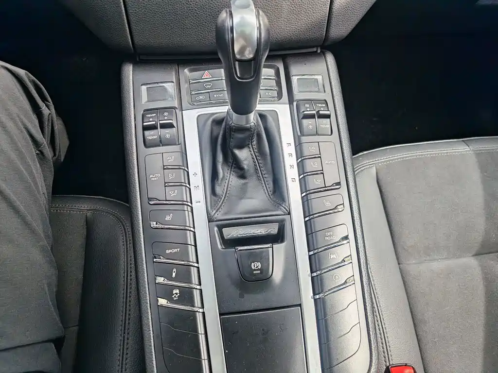 Porsche Macan — миниатюра 12