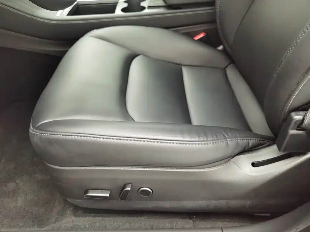 Tesla Model 3 — миниатюра 20