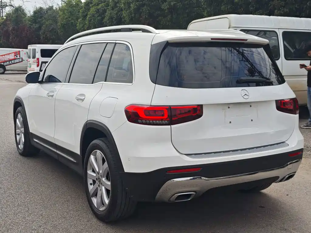Mercedes-Benz GLB — миниатюра 8
