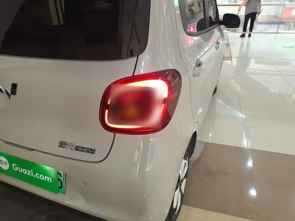 Wuling MINIEV — миниатюра 8