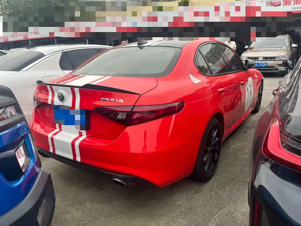Alfa Romeo Giulia — миниатюра 9