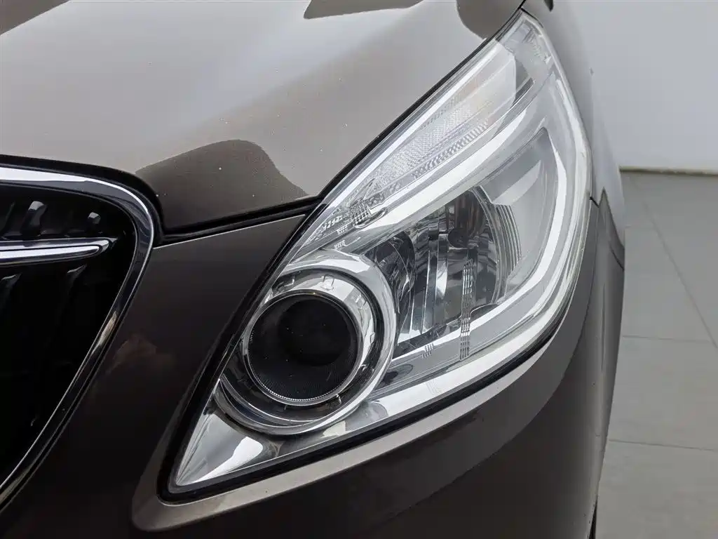 Buick GL8 2017 25S Luxury V