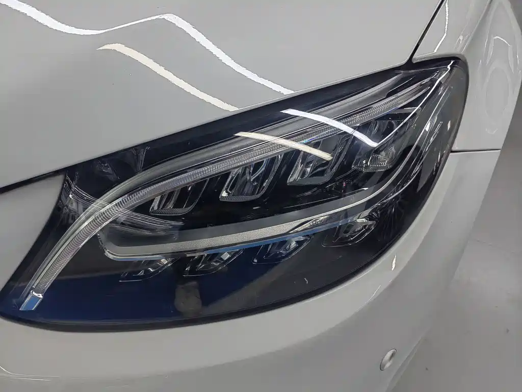 Mercedes-Benz C-Class — миниатюра 12